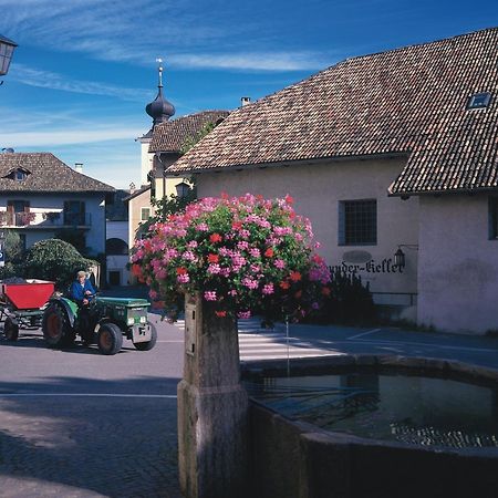 Hotel Gasthof Wastl Appiano Sulla Strada Del Vino Bagian luar foto